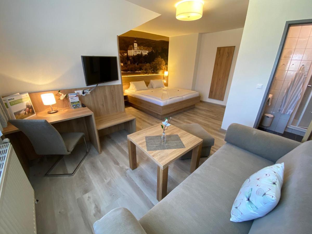 Privatzimmer Und Ferienwohnungen Leeb Persenbeug Luaran gambar