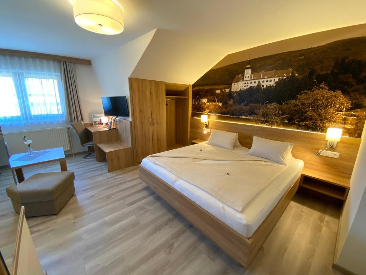Privatzimmer Und Ferienwohnungen Leeb Persenbeug Luaran gambar
