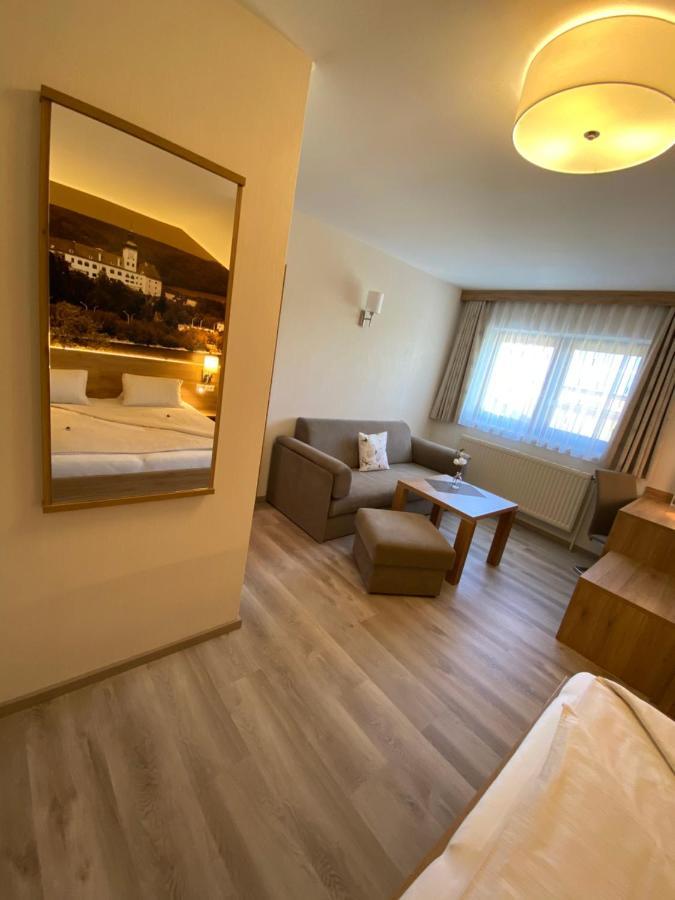 Privatzimmer Und Ferienwohnungen Leeb Persenbeug Luaran gambar