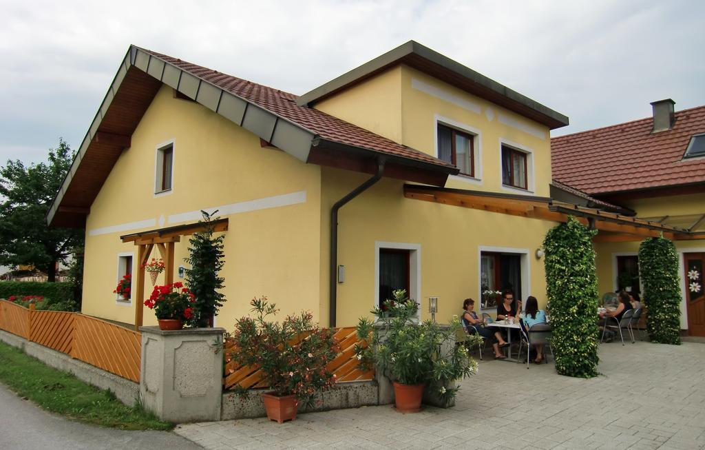 Privatzimmer Und Ferienwohnungen Leeb Persenbeug Luaran gambar