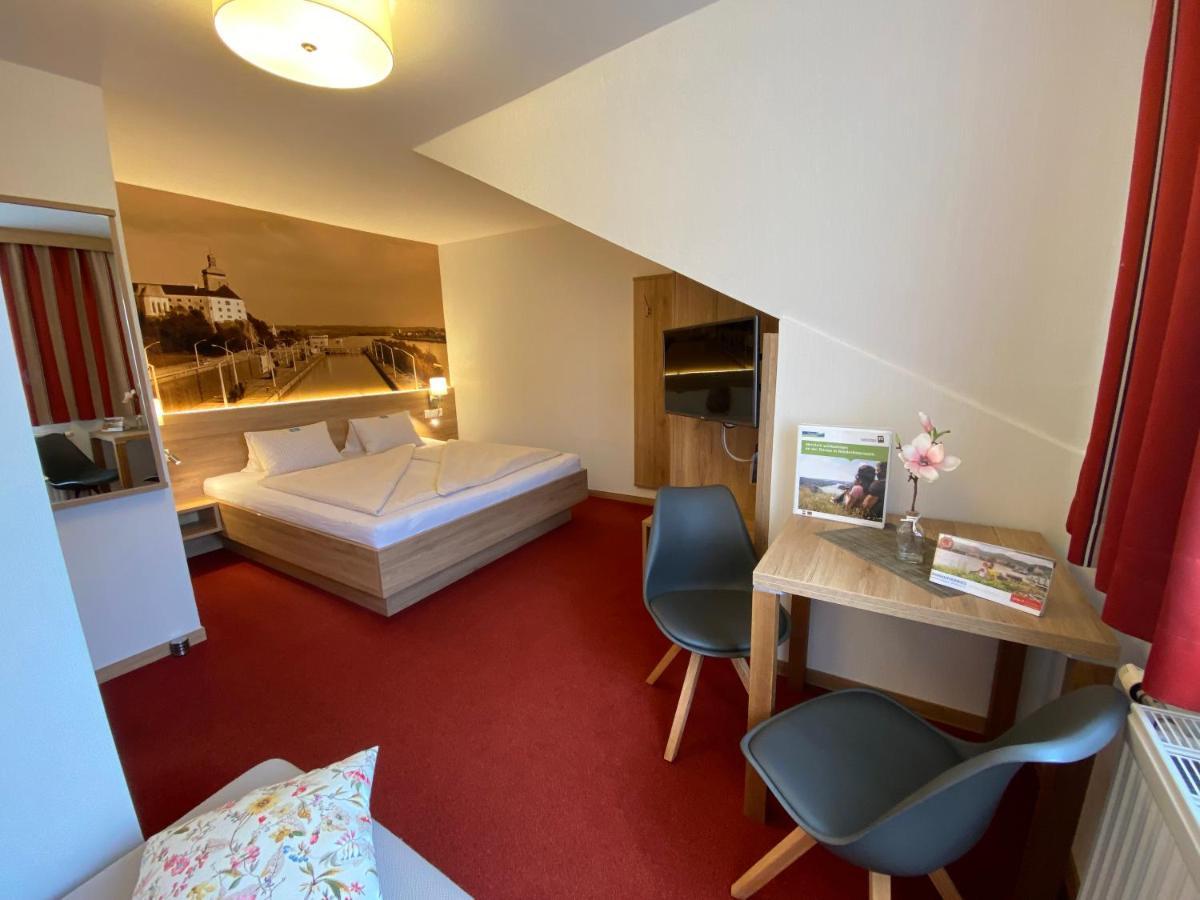 Privatzimmer Und Ferienwohnungen Leeb Persenbeug Luaran gambar