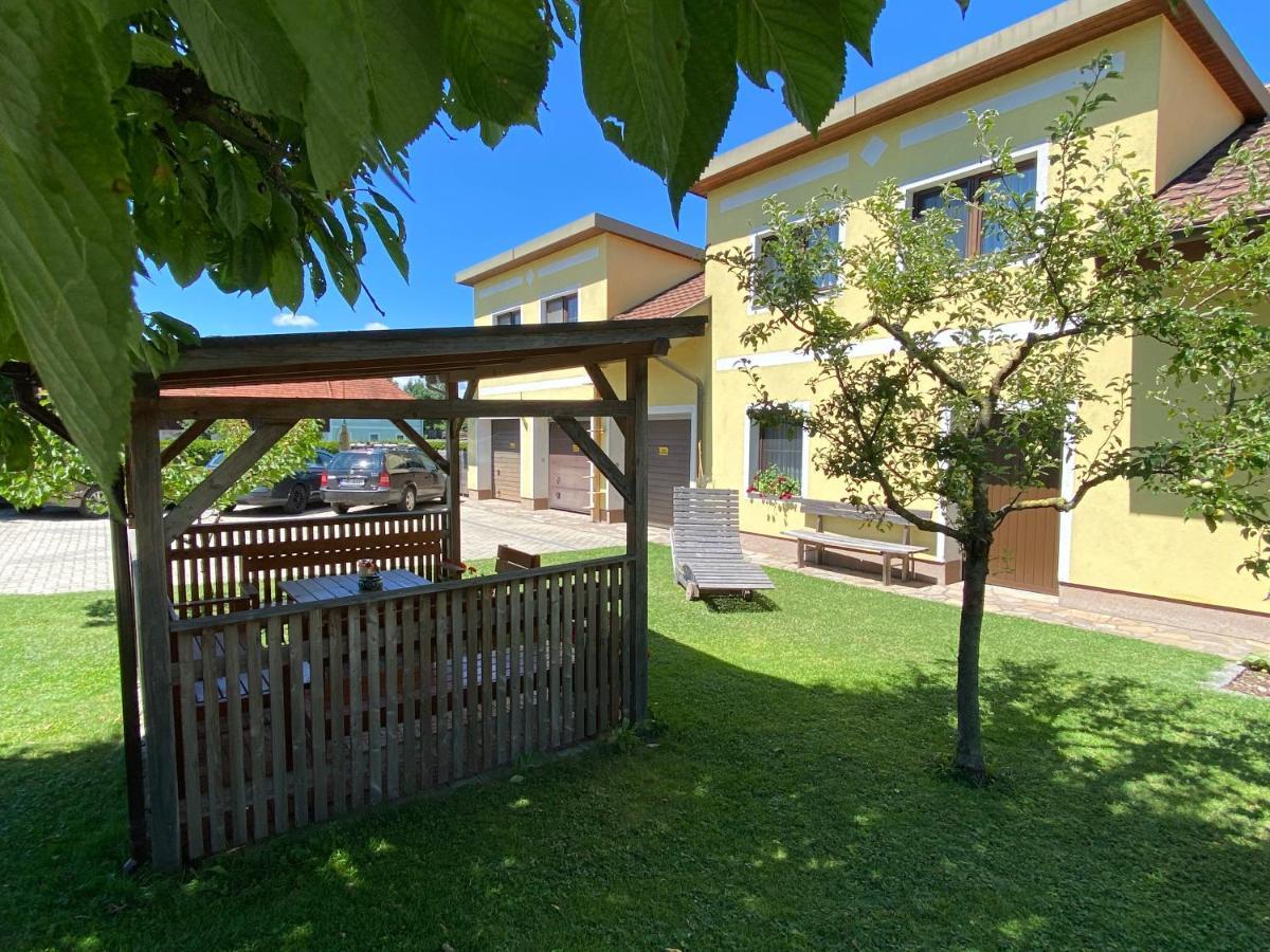 Privatzimmer Und Ferienwohnungen Leeb Persenbeug Luaran gambar