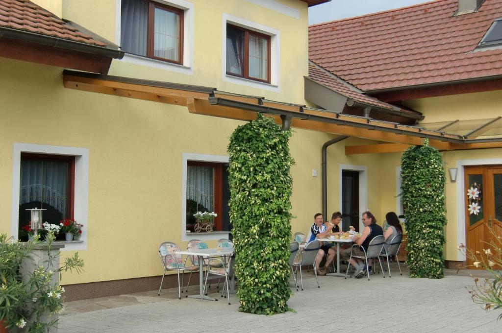 Privatzimmer Und Ferienwohnungen Leeb Persenbeug Luaran gambar