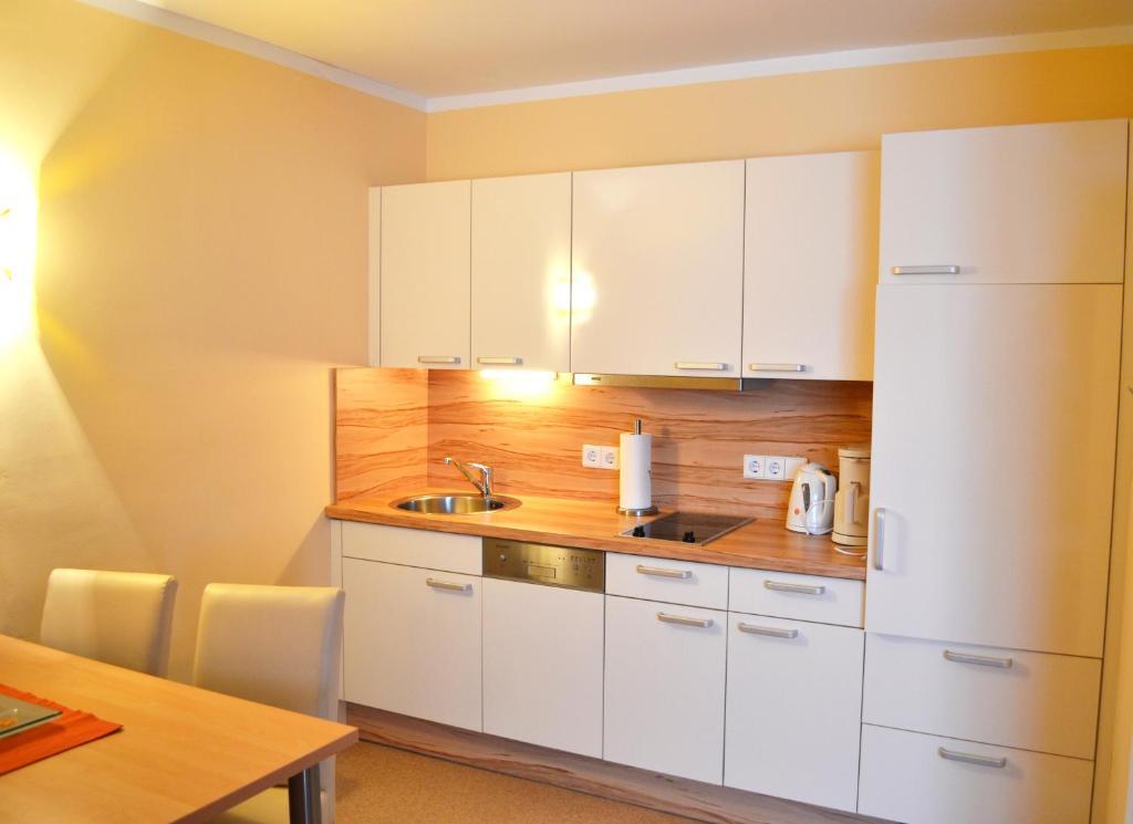 Privatzimmer Und Ferienwohnungen Leeb Persenbeug Bilik gambar